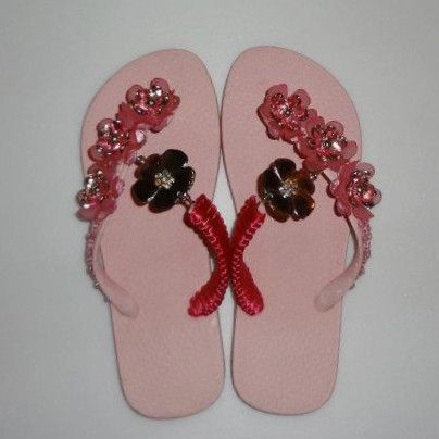 Chinelo rosa com flores